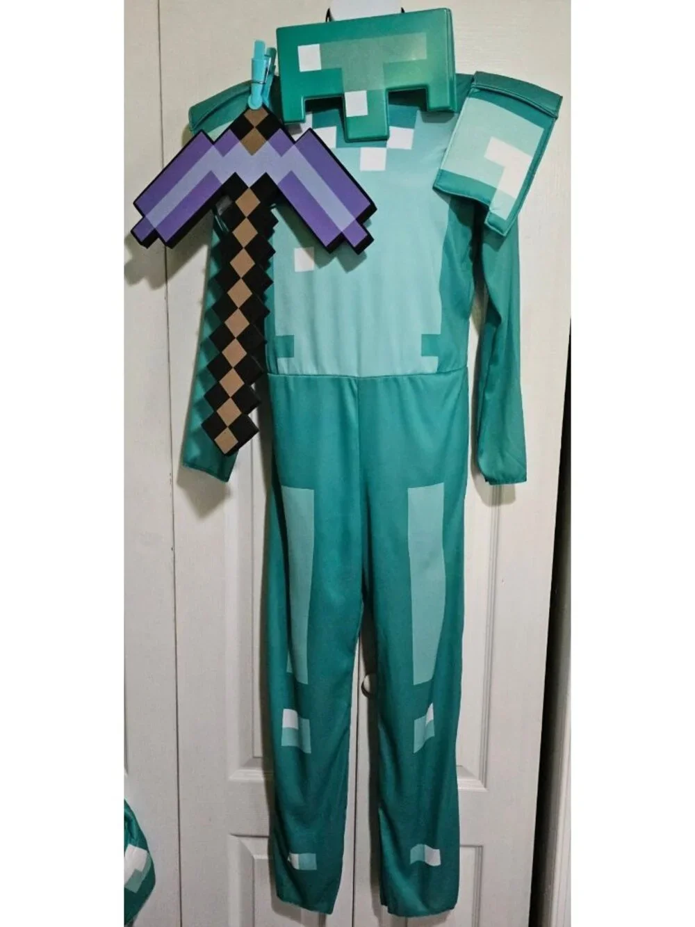 Minecraft Armor Costume Kids 10-12 Pixelated Pickaxe Axe Steve Alex Helmet Mask